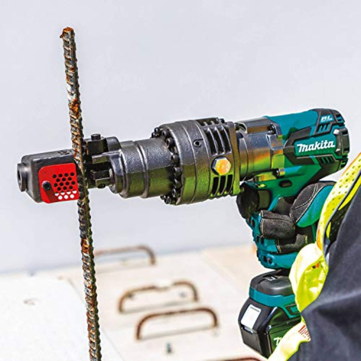Makita 18V LXT Lithium-Ion Brushless Cordless Rebar Cutter Kit (5.0Ah) - XCS04T1