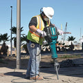 Makita (HM1812X3) 70lbs. Advanced AVT Breaker Hammer with 1-1/8 In. Hex, 4pc Steel, premium Cart - HM1812X3