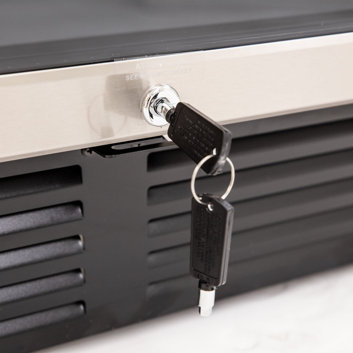 Avanti Beverage Center, 130 Can Capacity - BCA516SS
