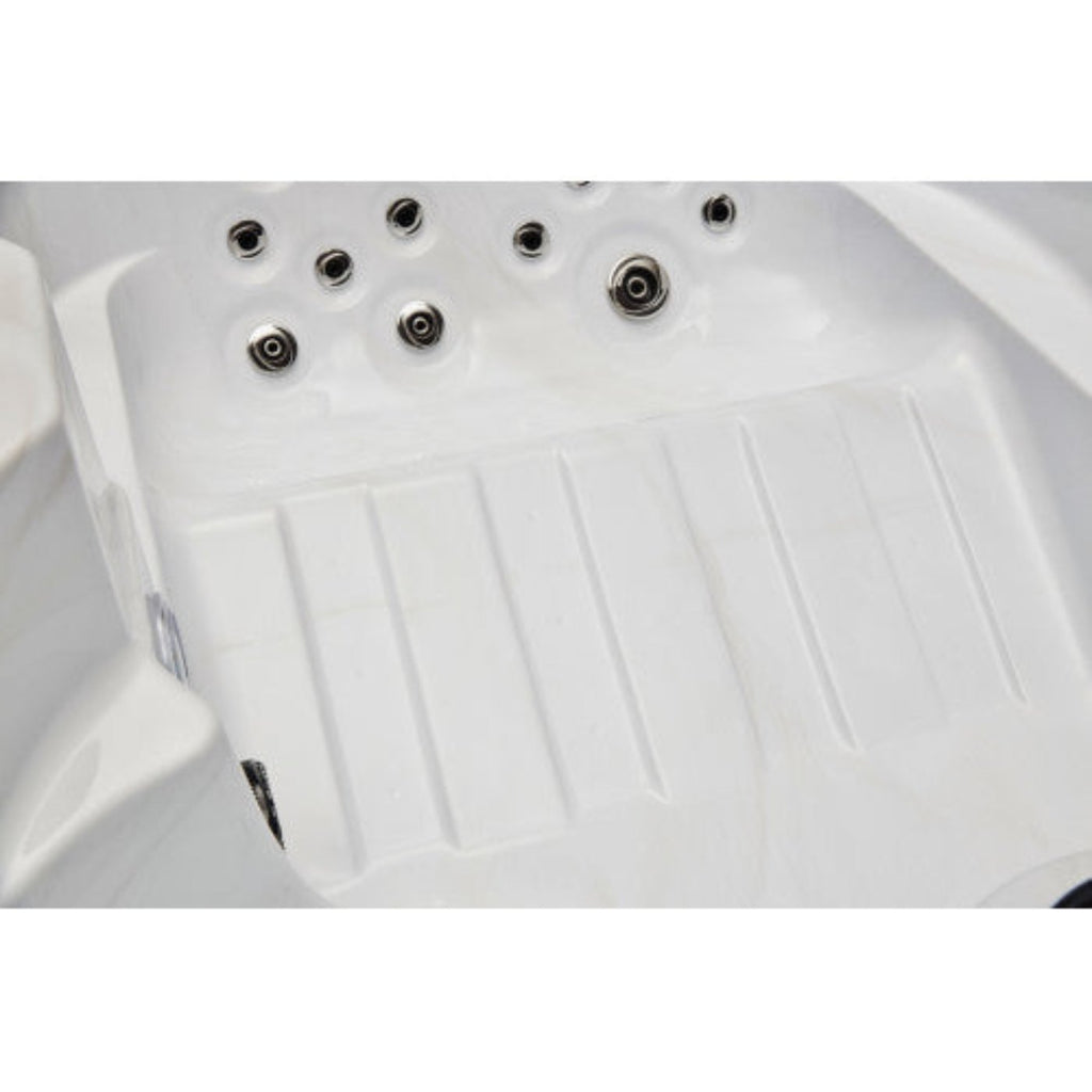 Luxury Spas - Studio Series Regal 4 Person Cloud Gray