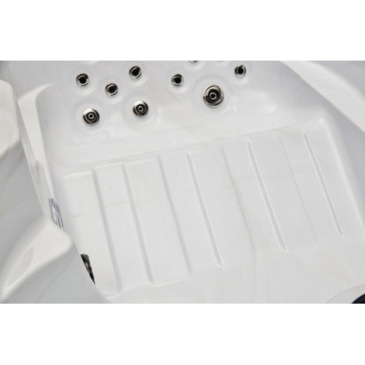 Luxury Spas - Studio Series Regal 4 Person Cloud Gray