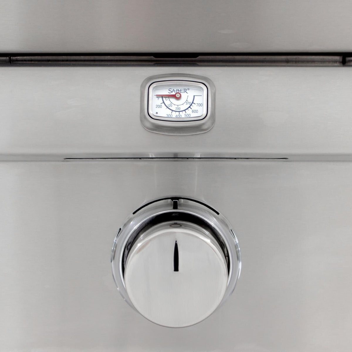 Saber Grills: 670 Series 4-Burner Cart Grill (LP) - R67CC1117