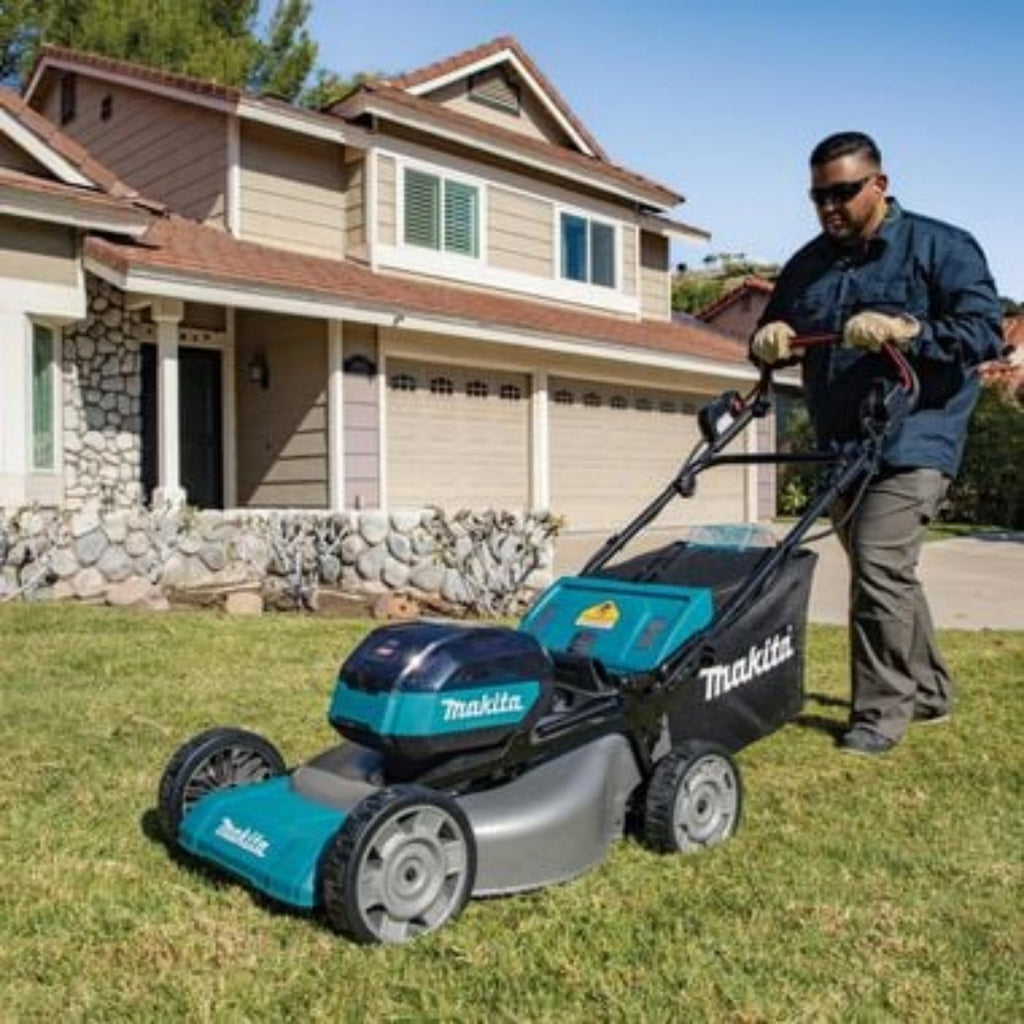 Makita 40V Max XGT Brushless 21 In. Self‑Propelled Commercial Lawn Mower Kit & FREE Makita GRU01M1 - GML01PL