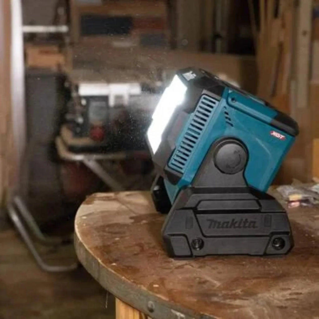 Makita  40V Max XGT Cordless Work Light (Bare Tool) - ML009G