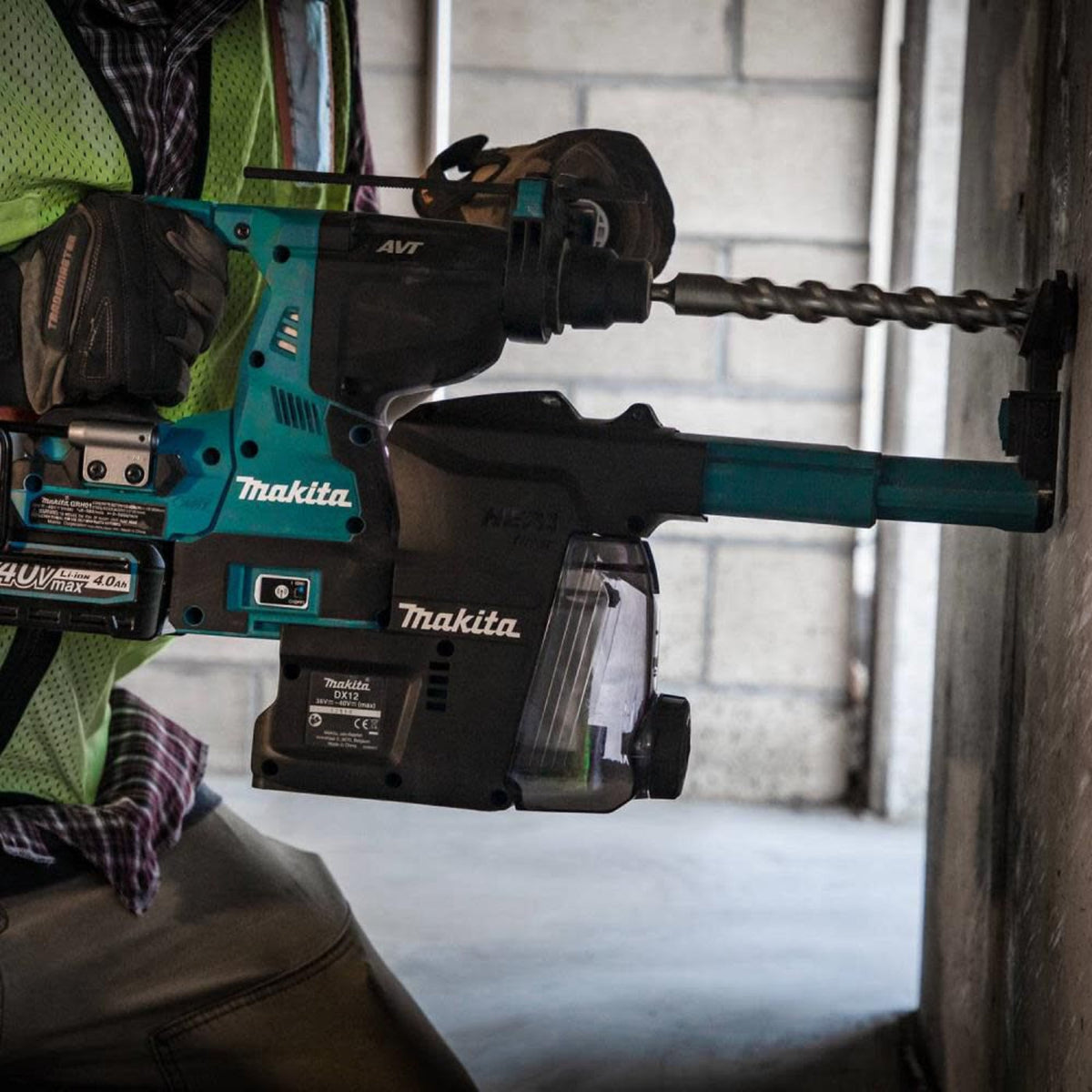 Makita 40V Max XGT️ Rotary Hammer Kit 1-1/8In AVT with Dust Extractor - GRH01M1W