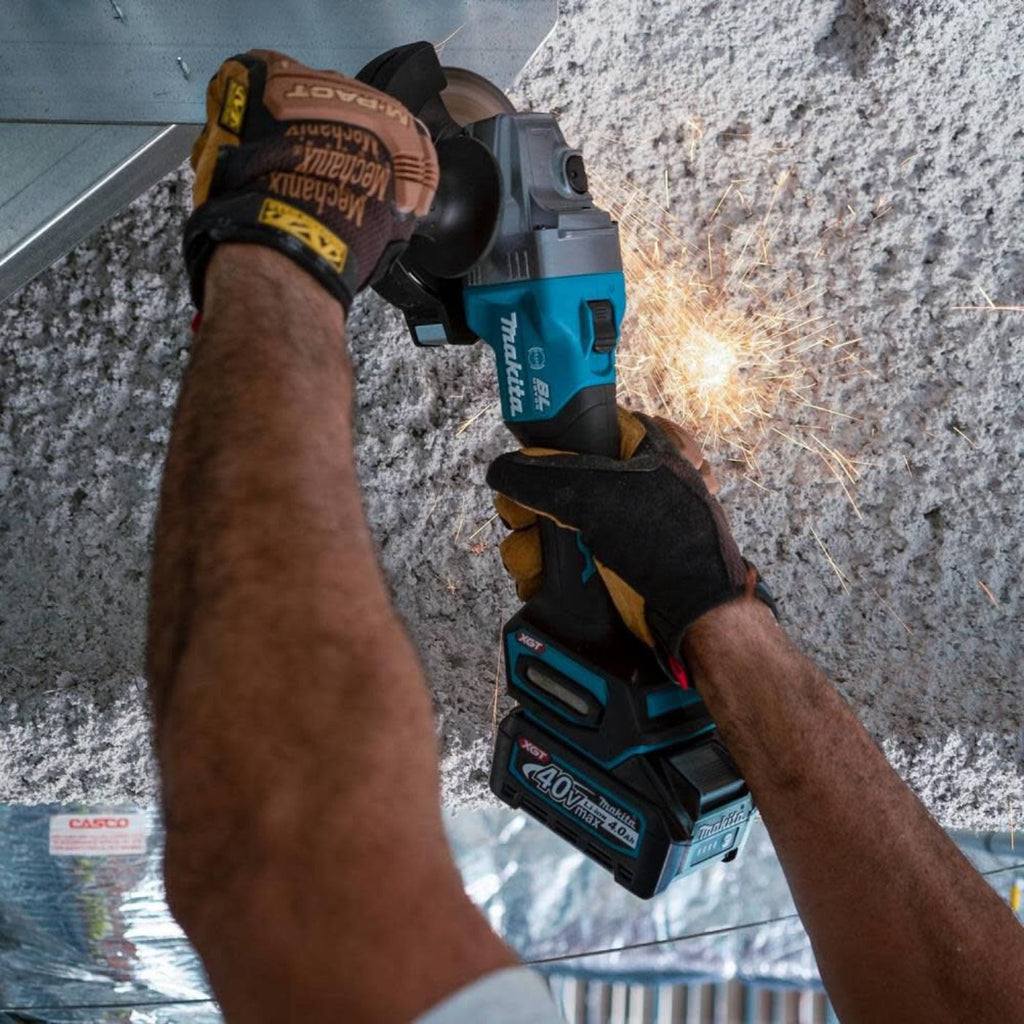 Makita 40V Max XGT Brushless Cordless 4‑1/2” / 5" Angle Grinder Kit, with Electric Brake (4.0Ah) - GAG01M1