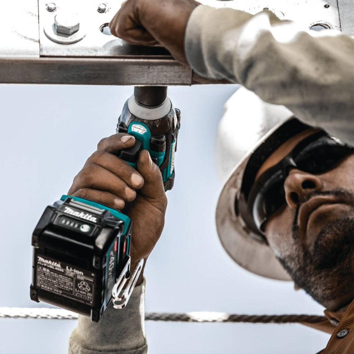 Makita 40V MAX XGT Brushless Cordless 4-Speed 1/2 In. Sq. Drive Impact Wrench Kit w/ Friction Ring Anvil (2.5Ah) - GWT04D