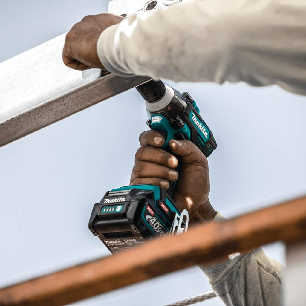 Makita 40V MAX XGT Brushless Cordless 4-Speed 1/2 In. Sq. Drive Impact Wrench Kit w/ Friction Ring Anvil (2.5Ah) - GWT04D